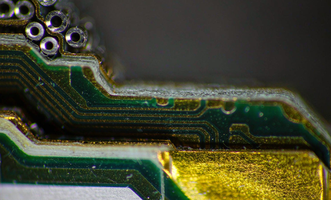 HDI 板打样快至 7 天 交付， 精科裕隆 PCB 高端智造再进阶